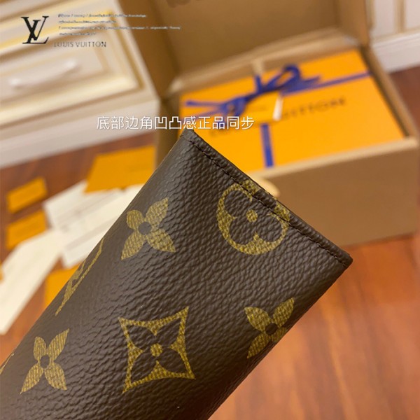 gucciaaa-38675-gallery-75467-b3ac4efb00410943 城市同行|M47542 男女同款手包化妝包|商品實拍視角 09