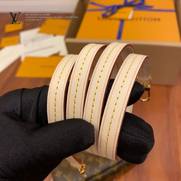 gucciaaa-38677-gallery-75482-4a12a1f03cb3fe32 城市同行|M40712 晚宴包手拿包|商品實拍視角 02