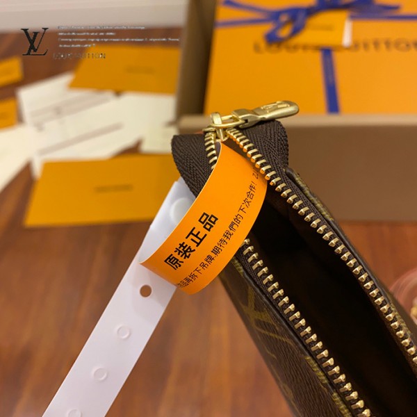 gucciaaa-38677-gallery-75494-f6680f70dee3bc4b 城市同行|M40712 晚宴包手拿包|商品實拍視角 13