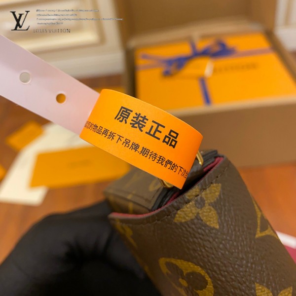 gucciaaa-38678-gallery-75504-a0c8d3d6703a219f 城市同行|M61276 三件套手包斜背包|商品實拍視角 05