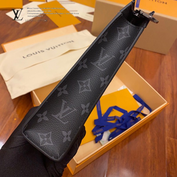 gucciaaa-38680-gallery-75530-4b6c00d0aeb665c6 城市同行|M61692 手包|城市旅行實拍視角