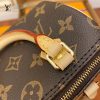 gucciaaa-38684-gallery-75578-df5e3fc5767c955d 城市同行|M61252 NANO mini枕頭包|商品實拍視角 10