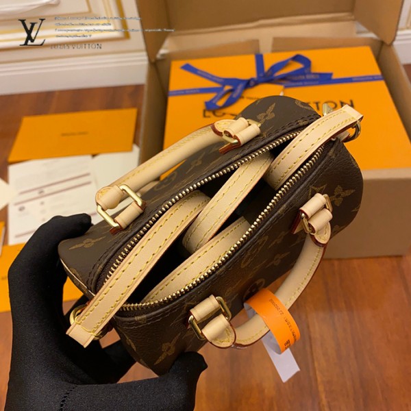 gucciaaa-38684-gallery-75583-32a812c06d56de4c 城市同行|M61252 NANO mini枕頭包|商品實拍視角 15
