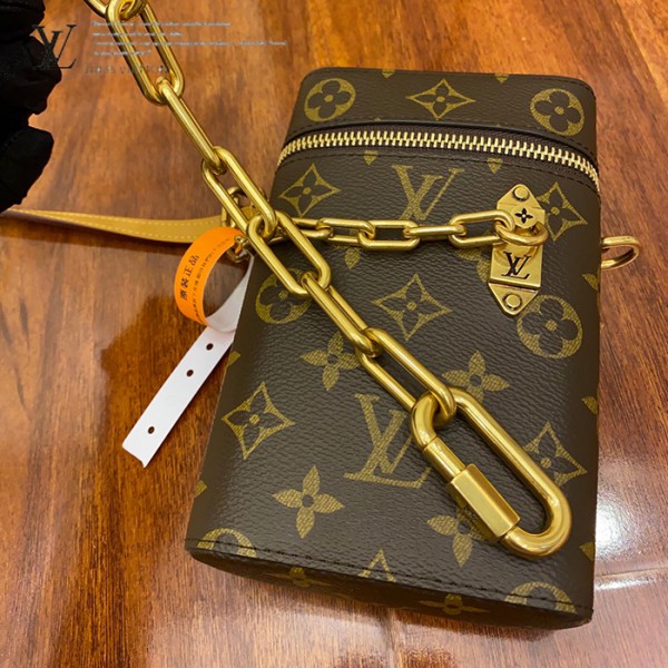 gucciaaa-38693-gallery-75686-07f45cf884785160 城市同行|M44914 手機包|商品實拍視角 02