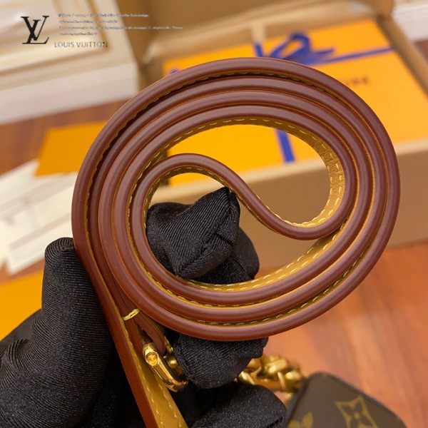 gucciaaa-38693-gallery-75690-5404405a8f62e26f 城市同行|M44914 手機包|商品實拍視角 06