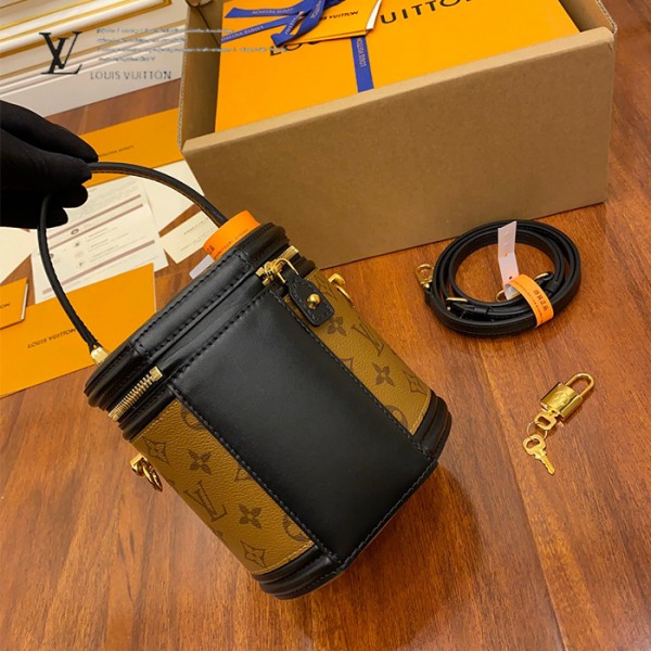 gucciaaa-38695-gallery-75714-c542212126857aa7 城市同行|M43986 圓桶化妝包|商品實拍視角 03