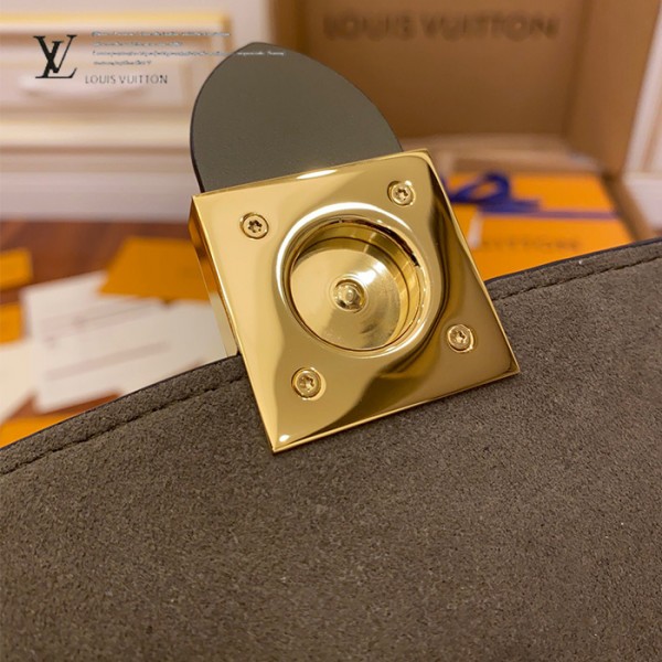 gucciaaa-38696-gallery-75728-eaed27b16e5639e8 城市同行|M44797 手提斜背包|商品實拍視角 02