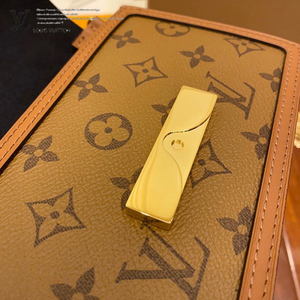 gucciaaa-38697-gallery-75744-30955b3630fe57f9 城市同行|M68746 小號達芙妮郵差包|商品實拍視角 03