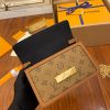 gucciaaa-38697-gallery-75746-666136b5bc71ee21 城市同行|M68746 小號達芙妮郵差包|商品實拍視角 05