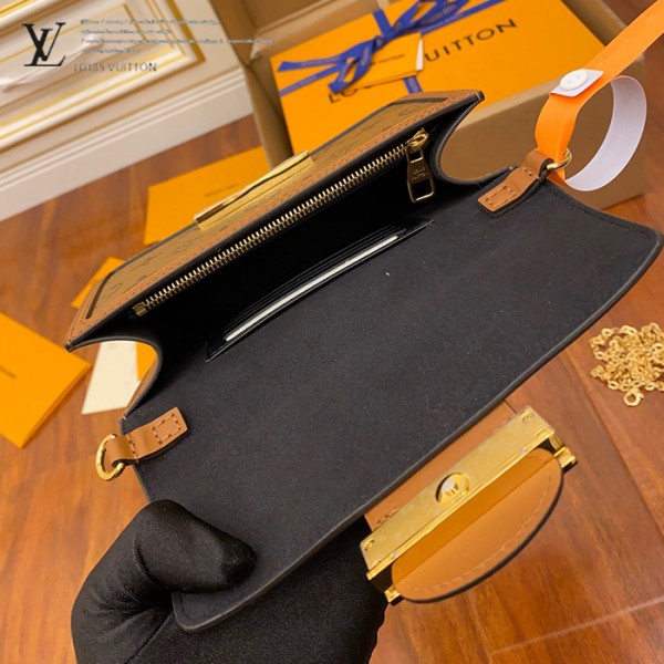 gucciaaa-38697-gallery-75752-884cf39fc3ec2543 城市同行|M68746 小號達芙妮郵差包|商品實拍視角 10