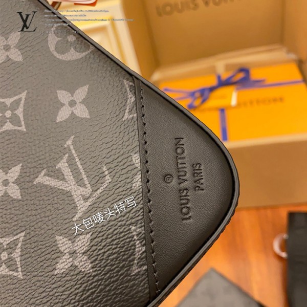 gucciaaa-38706-gallery-75853-2658b33878c7ed51 城市同行|M69443 男士三合一郵差包|城市旅行實拍視角