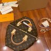 gucciaaa-38710-gallery-75919-bb63bc7edb6f8490 城市同行|M41112 SPEEDY 30枕頭包|商品實拍視角 12