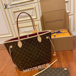 gucciaaa-38712-gallery-75948-5ca25276bb972427 城市同行|M41178 NEVERFULL 購物袋|包款全貌與整體比例