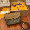 gucciaaa-38713-gallery-75962-b7581ba2026ded96 城市同行|M41465 拼色郵差包|包款全貌與整體比例