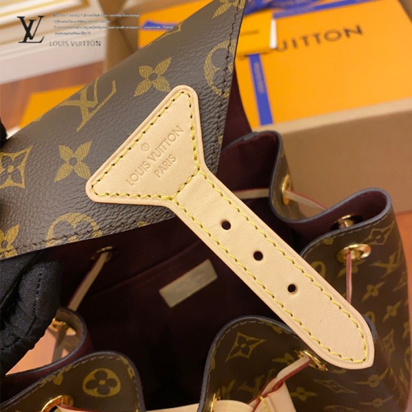 gucciaaa-38714-gallery-75973-cb3efd7e35de7c53 城市同行|M43431 雙肩包|商品實拍視角 05