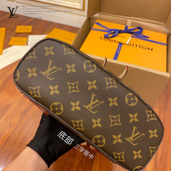 gucciaaa-38714-gallery-75986-f172f615659e4745 城市同行|M43431 雙肩包|商品實拍視角 18