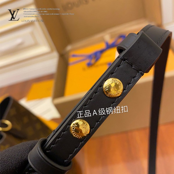 gucciaaa-38715-gallery-76005-3b6f60b084233bf4 城市同行|M44020 女士NOE水桶包|商品實拍視角 13