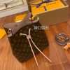 gucciaaa-38717-gallery-76015-0c84082175cc6599 城市同行|精選 M44022 水桶包|商品實拍視角 02