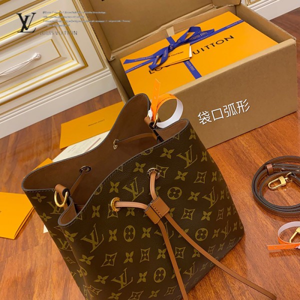 gucciaaa-38718-gallery-76031-8cd49d44754384dd 城市同行|M44887 水桶包|商品實拍視角 08