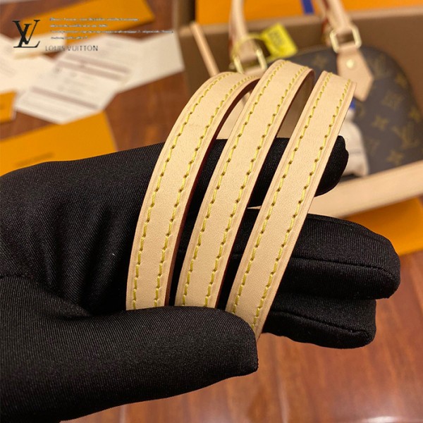 gucciaaa-38719-gallery-76036-ffd6867ae50acba4 城市同行|M53152 ALMA bb 貝殼包|商品實拍視角 06