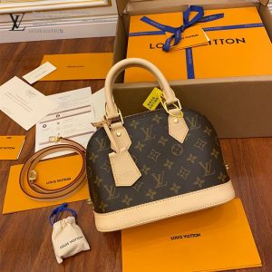 gucciaaa-38719-gallery-76038-bf137fa89b6a8788 城市同行|M53152 ALMA bb 貝殼包|包款全貌與整體比例