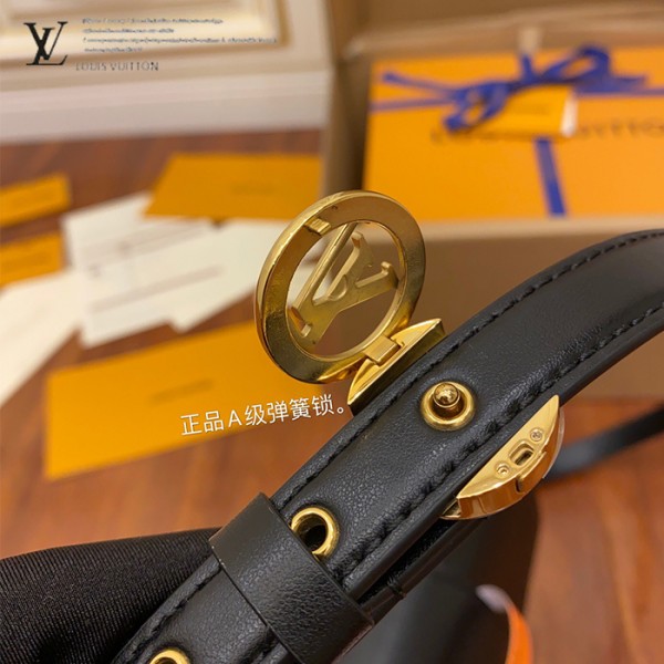 gucciaaa-38720-gallery-76047-5172a9ac5374dbe9 城市同行|M55948 女士郵差包|城市旅行實拍視角