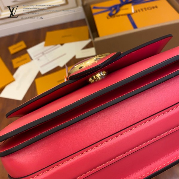 gucciaaa-38721-gallery-76068-fc4414e4e8220f5f 城市同行|M55949 女士郵差包|商品實拍視角 09