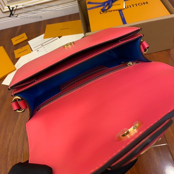 gucciaaa-38721-gallery-76071-b0a8e0a3b3477b5e 城市同行|M55949 女士郵差包|商品實拍視角 12