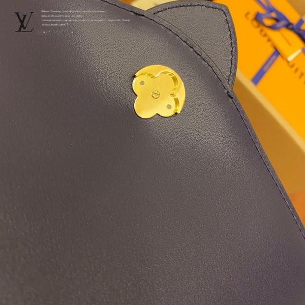 gucciaaa-38722-gallery-76086-4fda0e71d3530d29 城市同行|M55951 女士郵差包|商品實拍視角 15