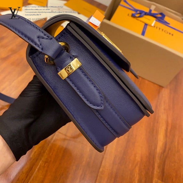 gucciaaa-38722-gallery-76089-f050a9647ff01ef8 城市同行|M55951 女士郵差包|商品實拍視角 18