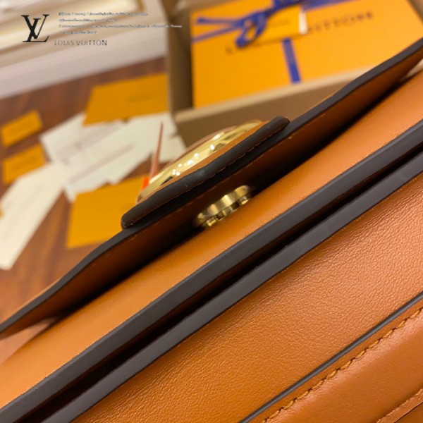 gucciaaa-38723-gallery-76096-d2cdef745178024d 城市同行|M55952 女士郵差包|商品實拍視角 02