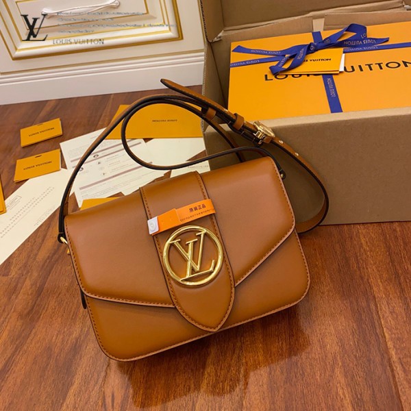 gucciaaa-38723-gallery-76102-adb802f8b7504f8d 城市同行|M55952 女士郵差包|商品實拍視角 08