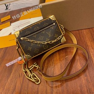 gucciaaa-38728-gallery-76170-36755ed21eccc967 城市同行|M68906 男女款斜背包|包款全貌與整體比例