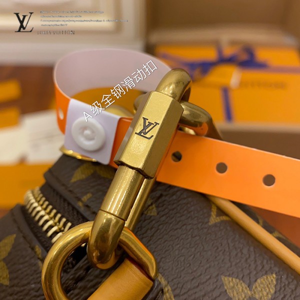 gucciaaa-38728-gallery-76174-64c67bcca966fc8c 城市同行|M68906 男女款斜背包|商品實拍視角 08
