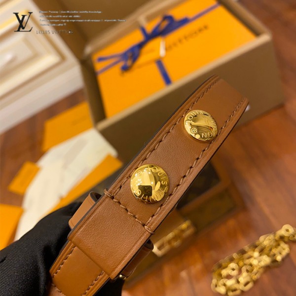 gucciaaa-38729-gallery-76179-72c719f6d4050619 城市同行|M44391 達芙妮郵差包|商品實拍視角 05