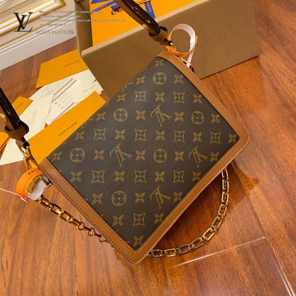 gucciaaa-38729-gallery-76182-a88558e116a97618 城市同行|M44391 達芙妮郵差包|商品實拍視角 08